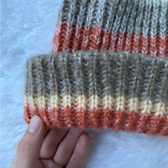 URBAN OUTFITTERS • Multicolor Striped Rib Knit Beanie Hat - Picture 3 of 14